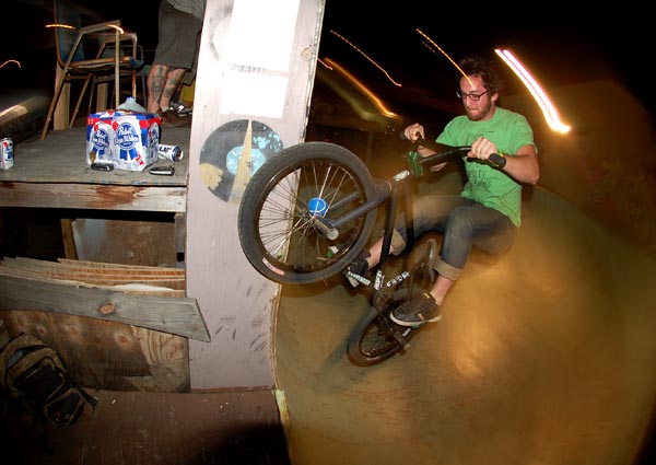 Latanae of Re cycles fame, Vert wall toothpick to fakie