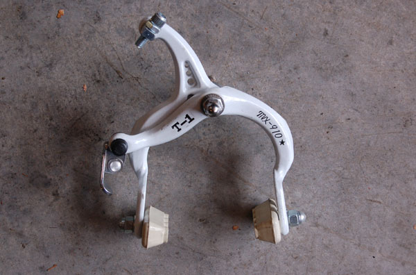 JOe Rich sent us a spy pic of the new T1 brakes... caliper.