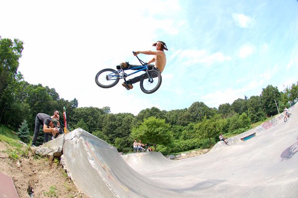 Adam Guilliams with a switch opposite lookback.