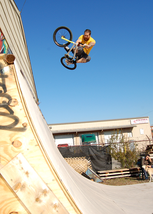 Jeff harrington, shorts, two different shoes, killer tabletop! no cares!