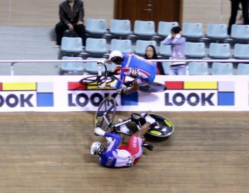 A real wallride on a real fixed gear bike. I assume he\'s going warp speed.