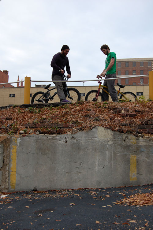 Mikey and Latinee Leviathan eying up a sweet Gap!