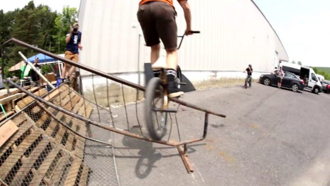 Ghetto Moose Rail